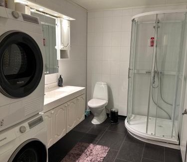 Vard Apartamento | Vardø accommodation - white house