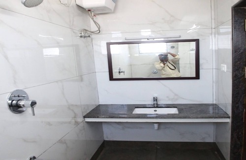 Kalapettai Hotel | Vasantharaja Inn
