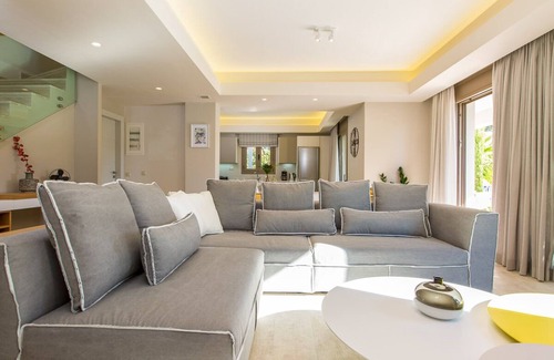 Rethymno Villa | Vasia Villa, Pool, Playground & Close to the Beach
