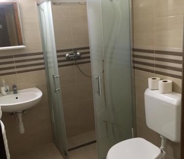 Komarom Casa | Vasmacska Panzió