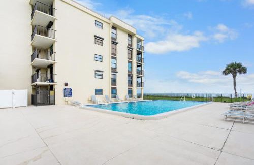 Crescent Beach Casa | Vast Ocean Views Pool Patio Tennis