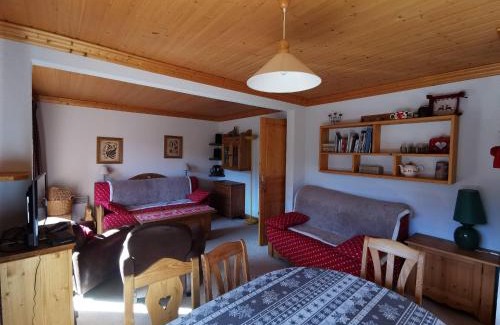 Les Allues Apartamento | Vaste Appt 2 ch + cabine, 200m des pistes, parking, balcon sud, non-fumeur - FR-1-355-183