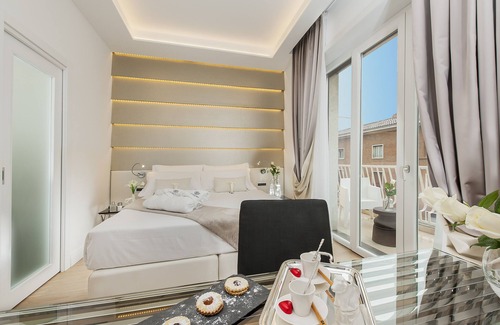Rione XIV Borgo Casa | Vatican Style