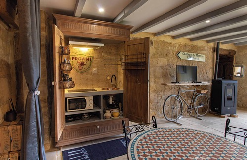 Montfort Casa | Vaulted ceiling at the foot of Château de Montfort Cool in summer and cosy in winter!