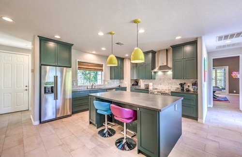Mission Hills Casa | Vegas 6BR Pop Art Mansion, Heated Pool Spa, Basketball, Pickleball, Mini Golf