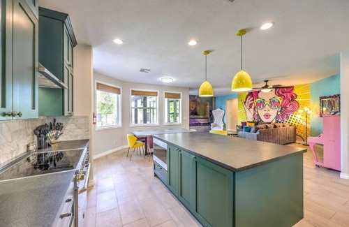 Mission Hills Casa | Vegas 6BR Pop Art Mansion, Heated Pool Spa, Basketball, Pickleball, Mini Golf
