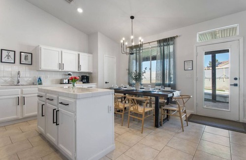 North Las Vegas Casa | Vegas Group 6BD Pickleball, Pool, Movie Room, More