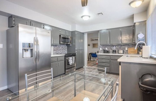 Paradise Casa | Vegas Retreat with heated pool/spa minutes from Harry Reid airport & the Strip!