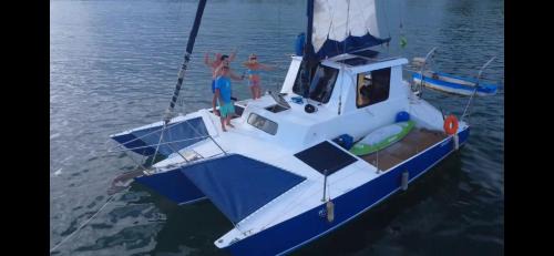 Ossos Alquiler De Eote | Veleiro Catamarã