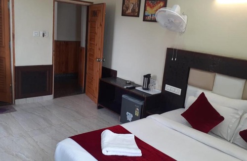 Naddi Hotel | Vella Mrina Group of Hotel Edge # Free Parking-cricket stadium 10 km-Mcleodganj 2 km- Bhagsunag 4 km