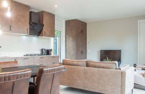 Ede Chalet De Esquí | ✓ Veluwehoeve at Bospark Ede ✓ Holiday home for 4 people ✓ Located in Ede (Gelderland) ✓ Holiday resort in the Veluwe region ✓ Book directly at the resort