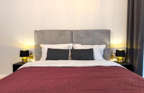 Tractorul Apartamento | Velvet Noir, Modern & Luxury Apt, Parking