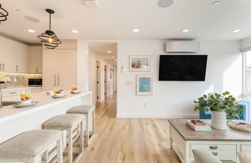 Santa Ana Heights Casa | Velvet Sand I by AvantStay | Steps to Newport Beach w/ Outdoor Kitchen & Hot Tub