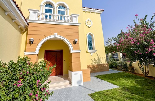 Jumeira 3 Apartamento | Venduras- Luxe 3BR Villa Jumeirah Park