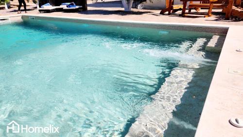 Chalcis Apartamento | Venecia of Mani - Relax in a spa pool