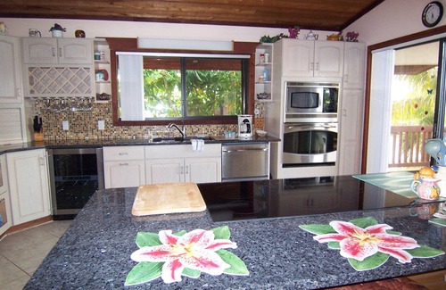 Venetian Shores Casa | Venetian Tropics semanal Pvt hogar w / piscina climatizada, 2or3 dormitorios / muelle de 70 pies w / canal