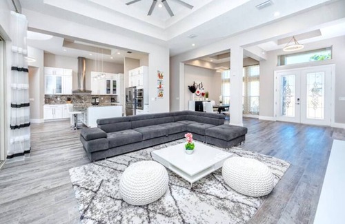 South Venice Casa | Venice 3 bedroom contemporary home with pool/spa and close to beautiful beaches