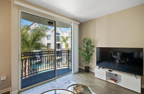 Del Rey Apartamento | Venice Marina Pool and Spa Luxury Condo