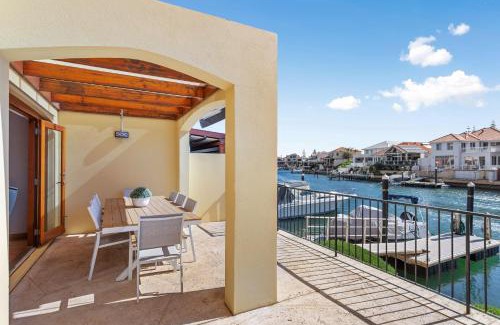 Wannanup Casa | Venice On The Beach Family Waterfront Escape