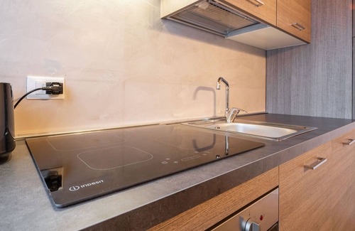 Noventa di Piave Apartamento | [Venice-Suite Hemingway] a few steps away Outlet with Netflix and Wi-fi