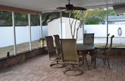 South Venice Casa | Venice villa with heated pool, lanai, near beach