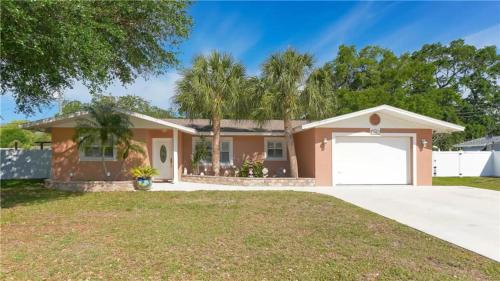 South Venice Casa | Venice villa with heated pool, lanai, near beach