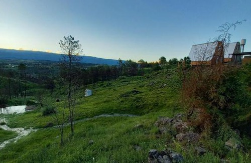 Villa Yacanto Chalet De Esquí | Ventana al Champaqui