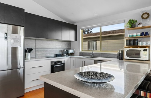 Ventnor Casa | Ventnor Vista - Stunning 4-Bedroom Ocean View Retreat
