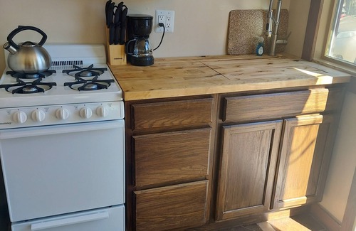 St. Anthony Apartamento | Venture Gateway to National Parks, BYUI, Sand Dunes free WIFI sleeps 3