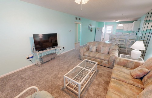Fort Walton Beach Condominio | Venus 314 is a Gulf Side 2 BR on Okaloosa Island by RedAwning