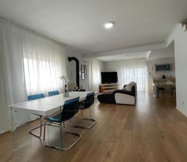 Lamas Casa | Venus House
