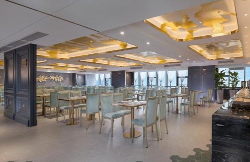 Chancheng Hotel | Venus Royal Hotel(Foshan Kuiqi Road Metro Station)