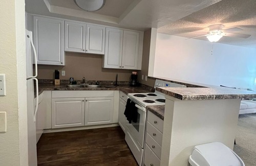 University City Apartamento | Veranda La Jolla – Luxe 1BRs near UCSD with spa, pool, and EV charging.