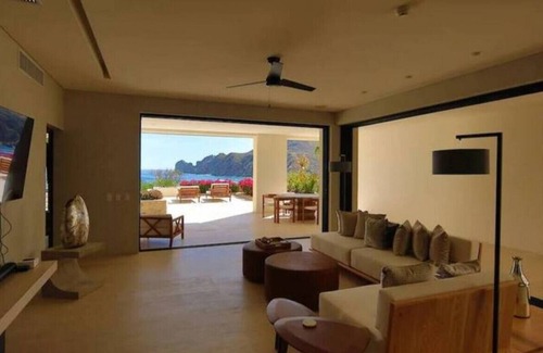 Juárez Villa | Veranda Santorini 3BDR At The Famous Medano Beach And Steps Away From The Marina