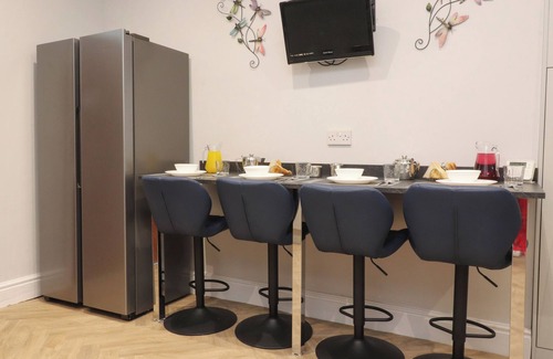 South Shore Cabaña | VERDO HOUSE, pet friendly, country holiday cottage in Blackpool