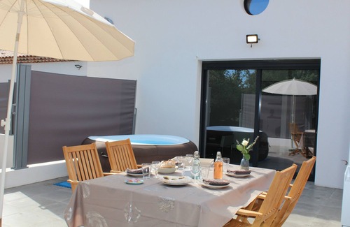 Regusse Casa | Verdon, Casita con jacuzzi privado climatizado / Capacidad 5 personas