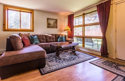 Stratton and Bromley Ski Areas Casa | Vermont Chalet - 12 person Stratton and Bromley Mnt area.