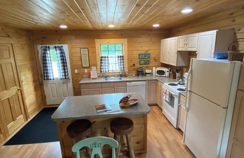 Andover Cabina | Vermont's BEST Cabin for Summer Adventure at Trail End Ranch!