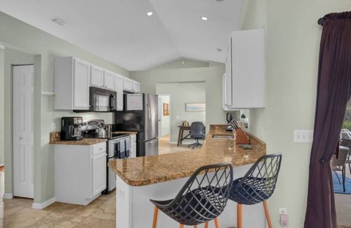Florida Ridge Casa | Vero Beach 4/2 Home with Enclosed Heated Saltwater Pool