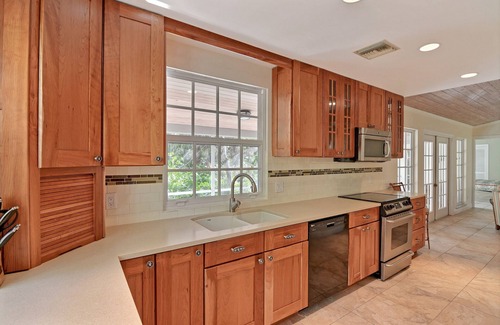 South Beach Cabaña | Vero Beach Cottage 300 feet from Ocean