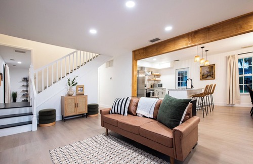 Florida Ridge Casa | Vero Beach Gem: Pool, Game Room, King Beds, minutes to the beaches...