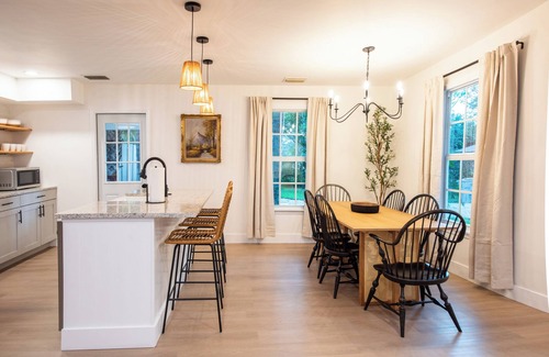 Florida Ridge Casa | Vero Beach Gem: Pool, Game Room, King Beds, minutes to the beaches...
