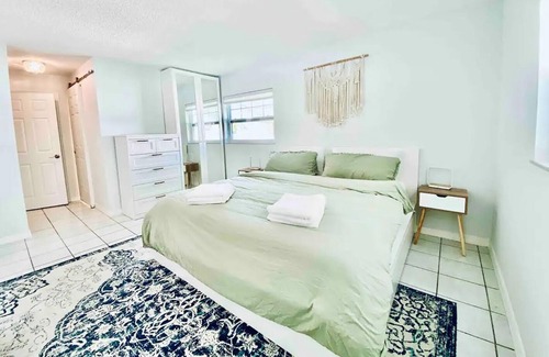 Florida Ridge Casa | Vero Beach.Highland House A Private Spacious 4 bedroom Home with Pool