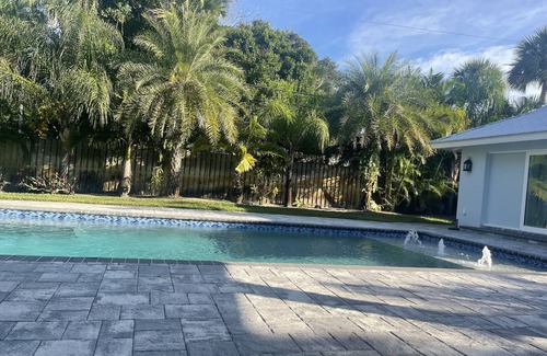 Central Beach Casa | Vero Beach lifestyle steps to town and beach.