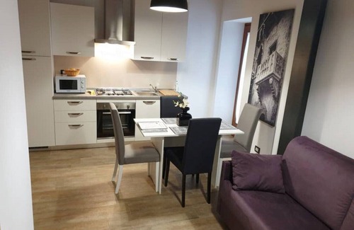 San Zeno Apartamento | Centro de Verona, apartamento con patio exclusivo, sala antigua y wifi.