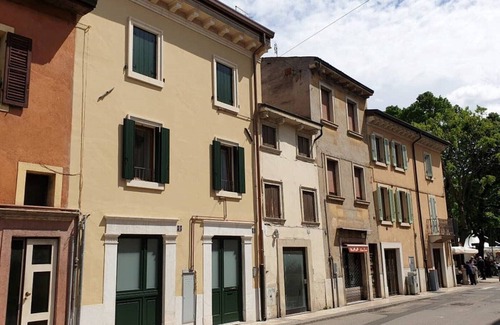 San Zeno Apartamento | Centro de Verona, apartamento con patio exclusivo, sala antigua y wifi.