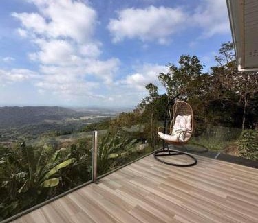 San Fernando Villa | Veronica Guesthouse w/Breathtaking Mountain View