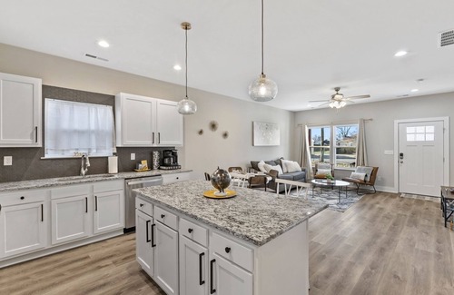 Jeffersonville Casa | Veronica's Place: Work Friendly & Near Downtown