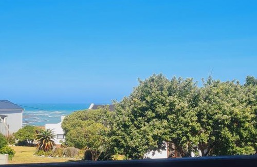 L'Agulhas Casa | Verregaande Cottage with hot tub