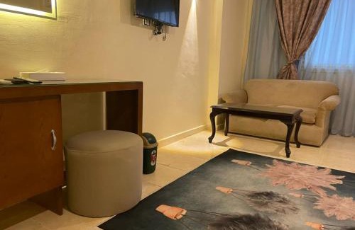 Al-'Umraniyah Hotel | Verssailles Pyramids Hotel
